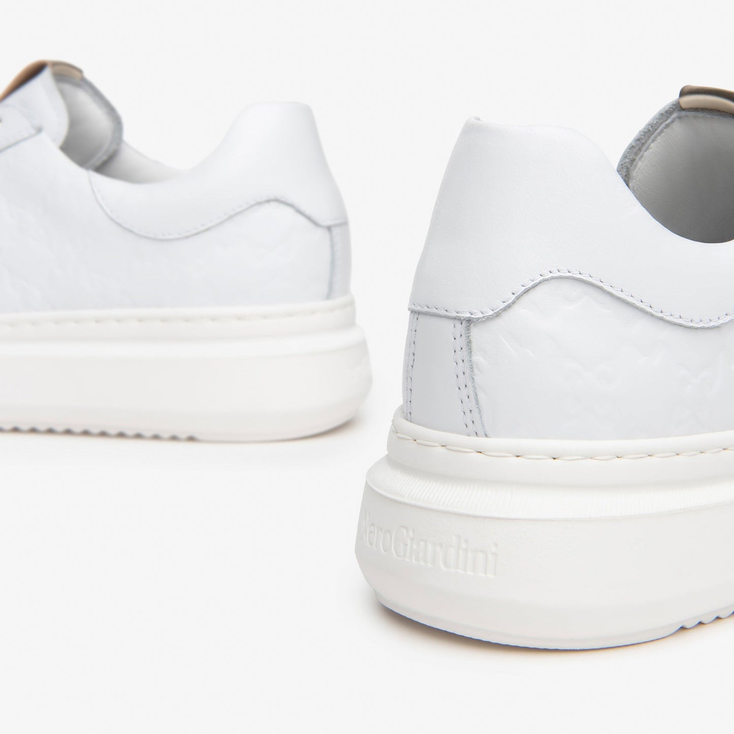 Sneakers NeroGiardini donna pelle con trama bianco e lacci oro