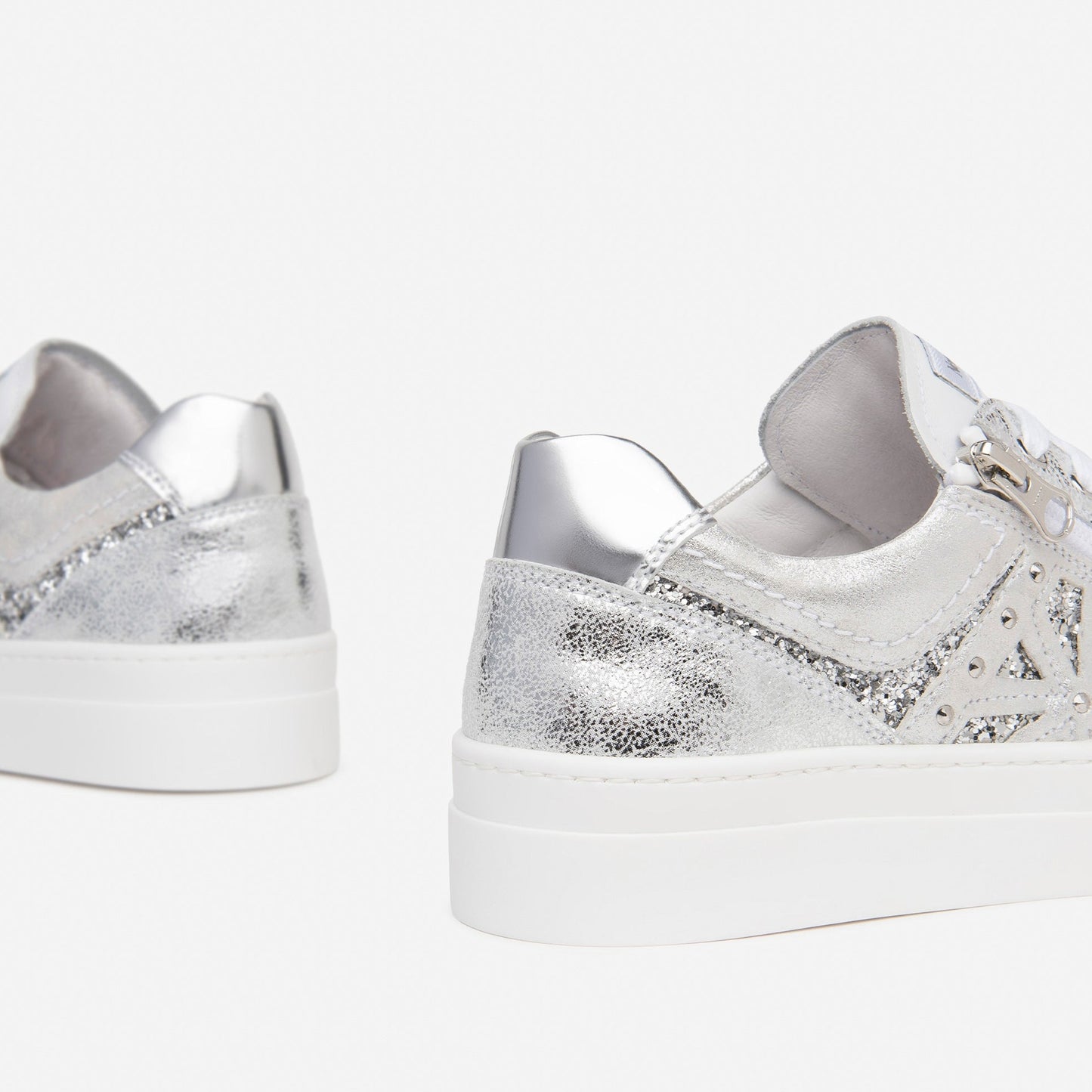 Sneakers NeroGiardini donna pelle argento inserti glitter con zip