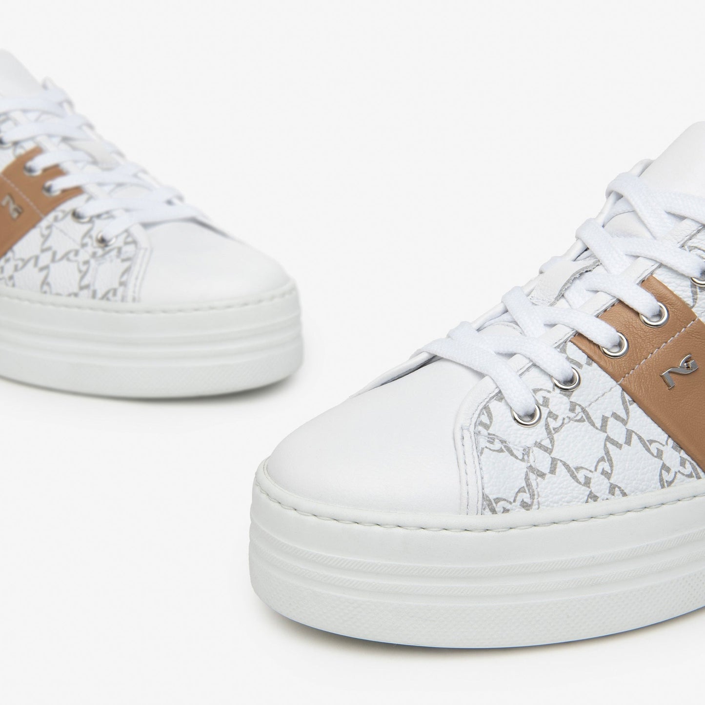 Sneakers NeroGiardini donna pelle bianco fascia beige suola platform