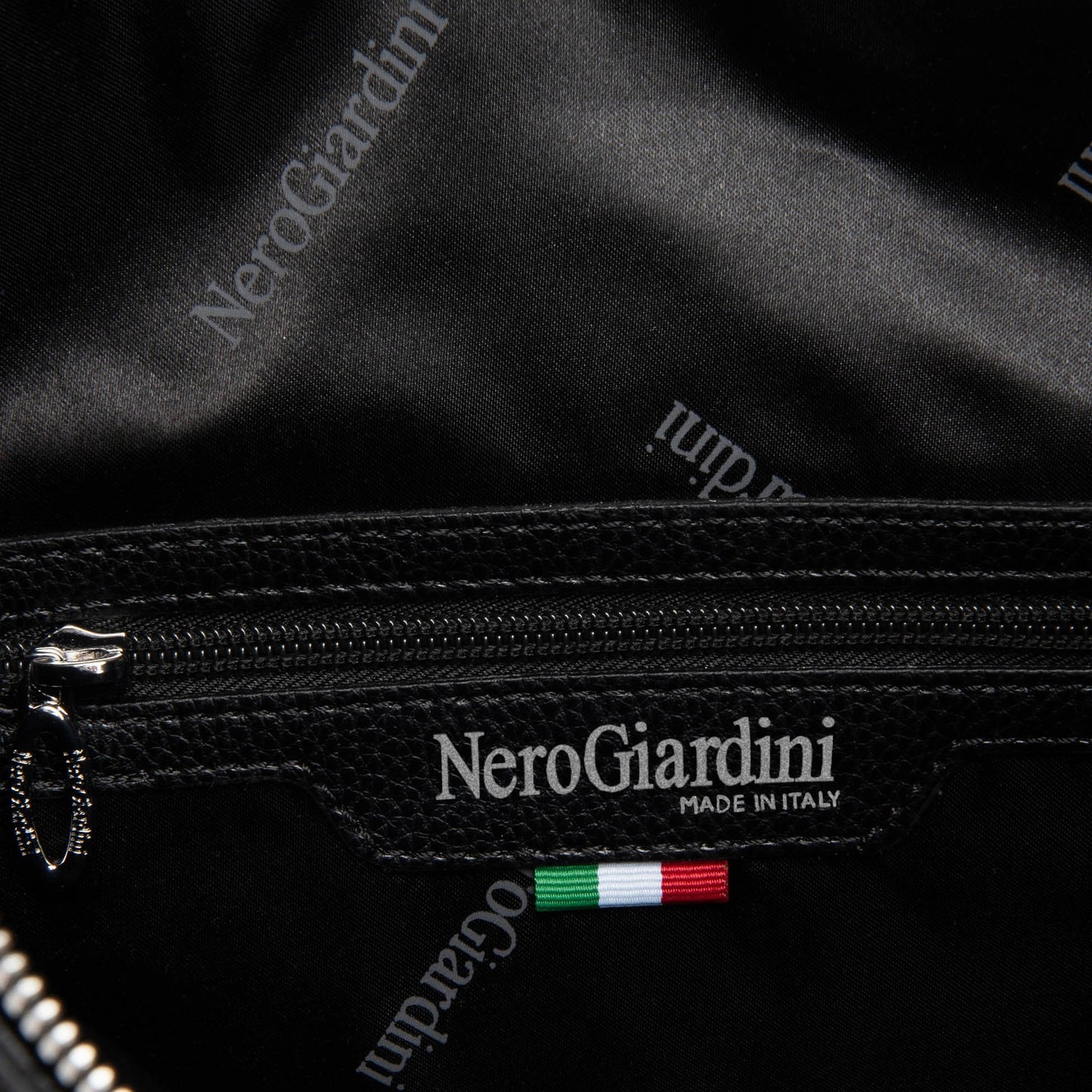 Medium Bag NeroGiardini black