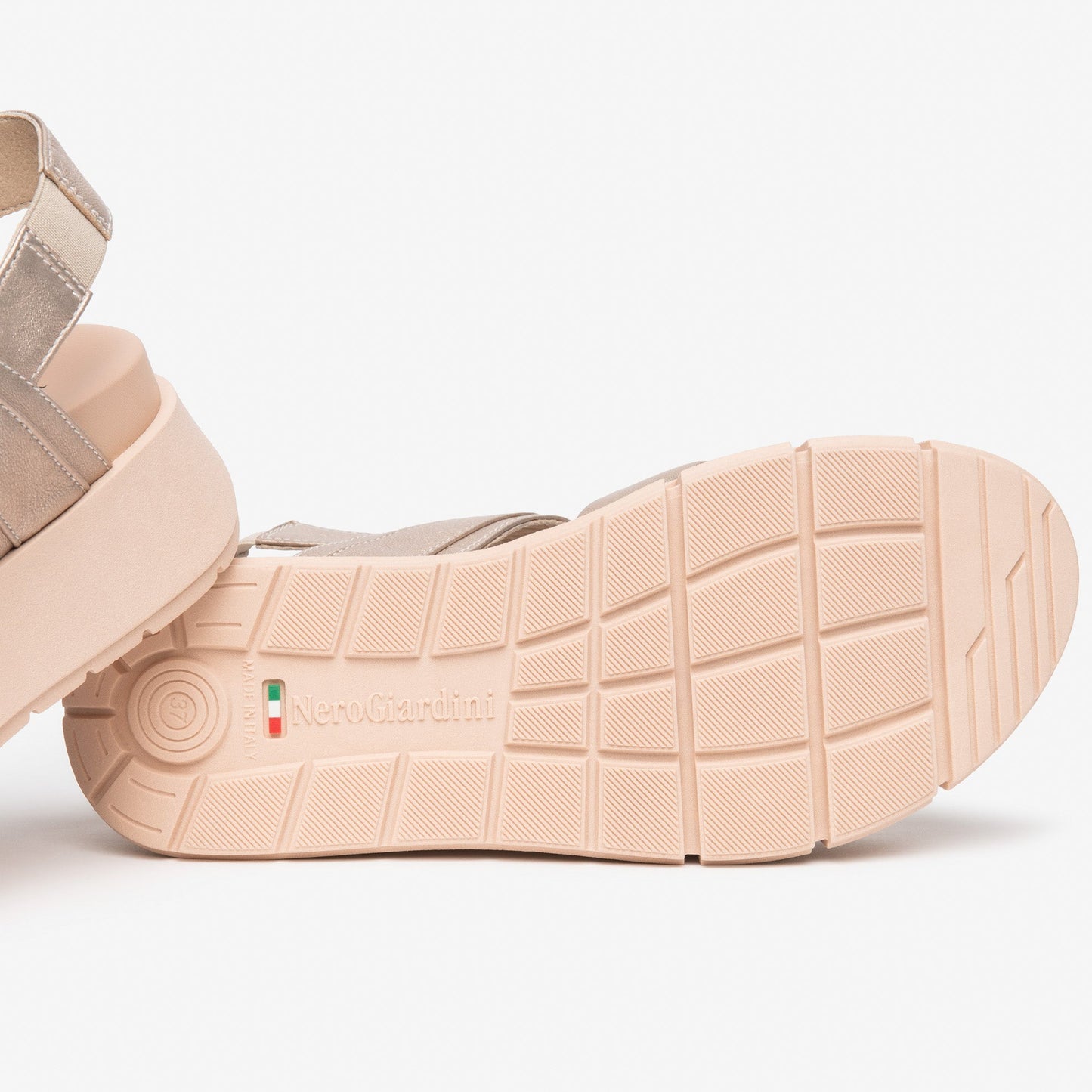 Sandali NeroGiardini donna pelle oro laminato