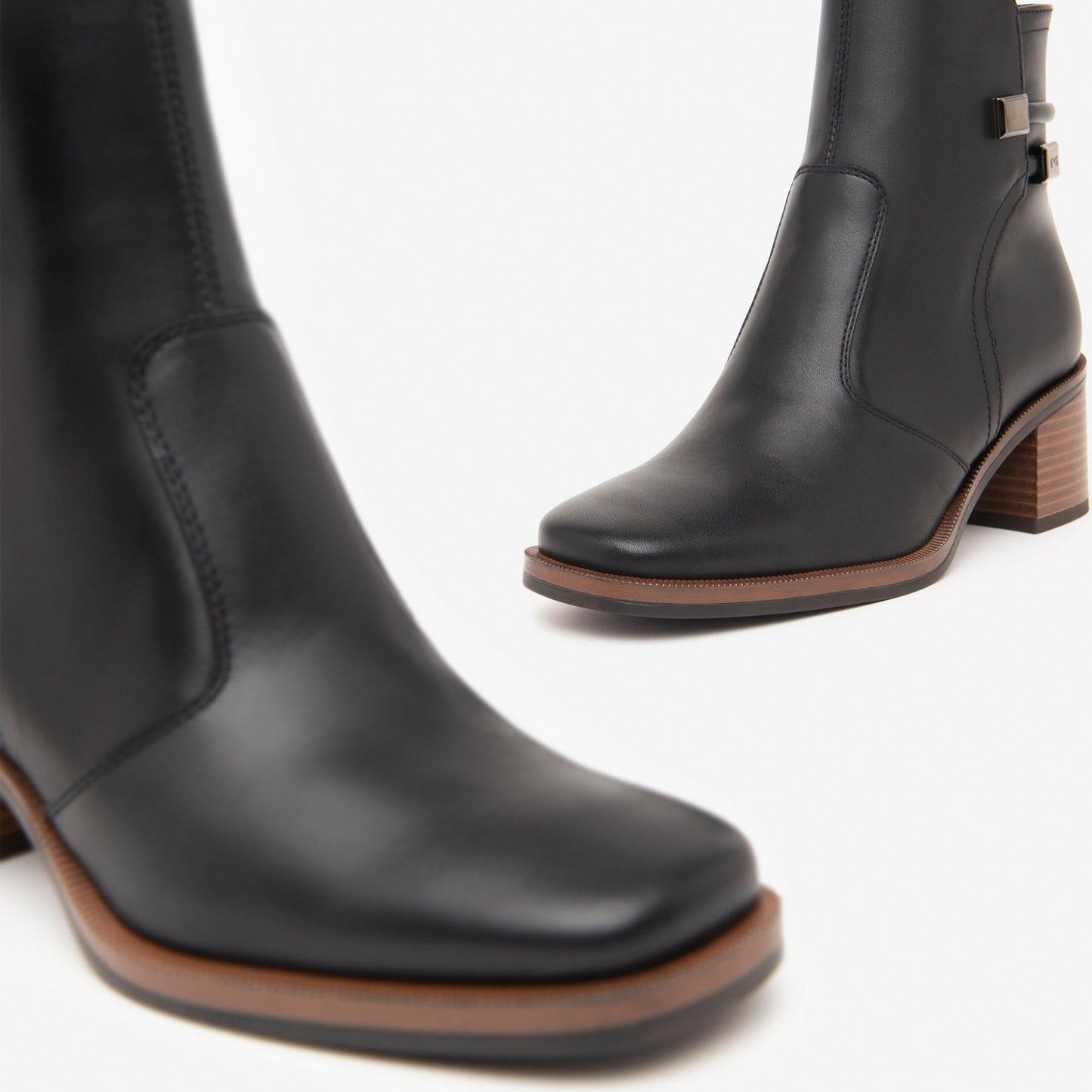 Ankle boots NeroGiardini woman black leather heel