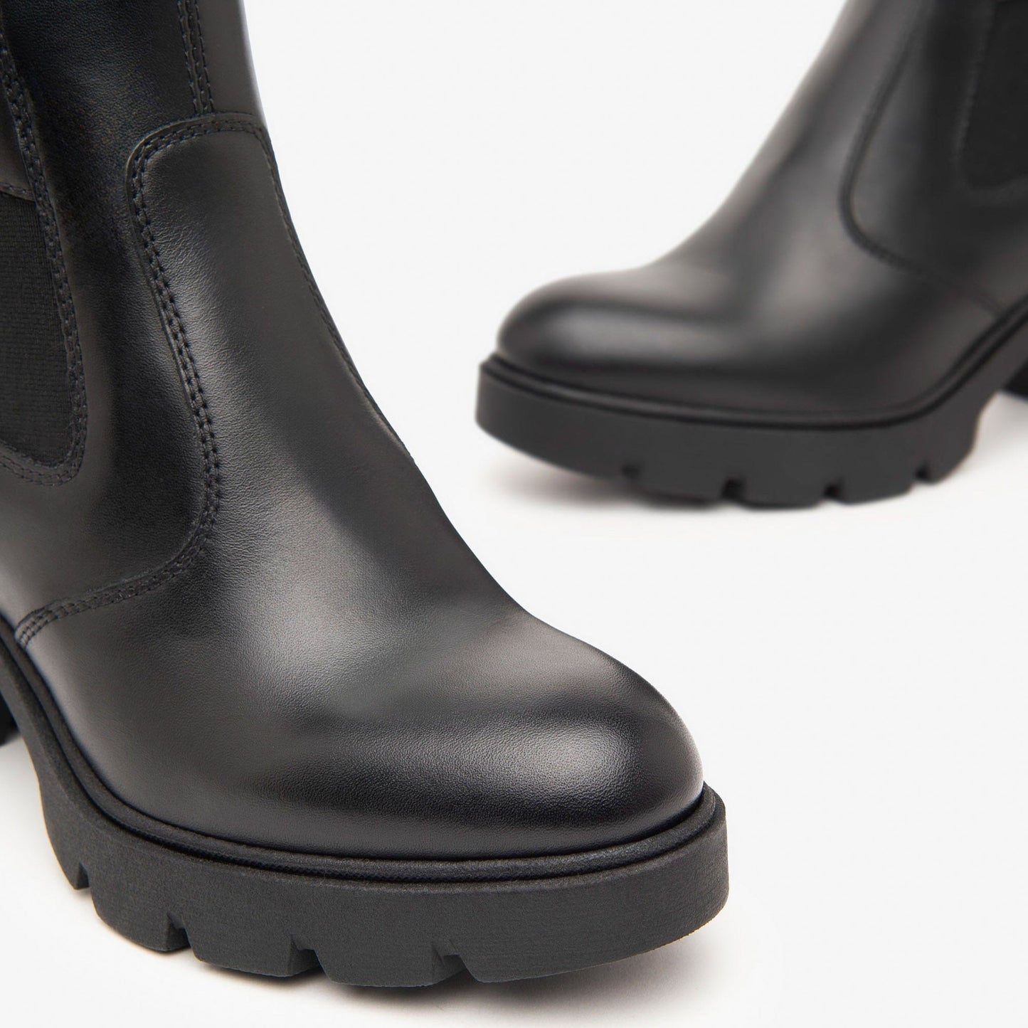 Chelsea ankle boots NeroGiardini woman black leather heel