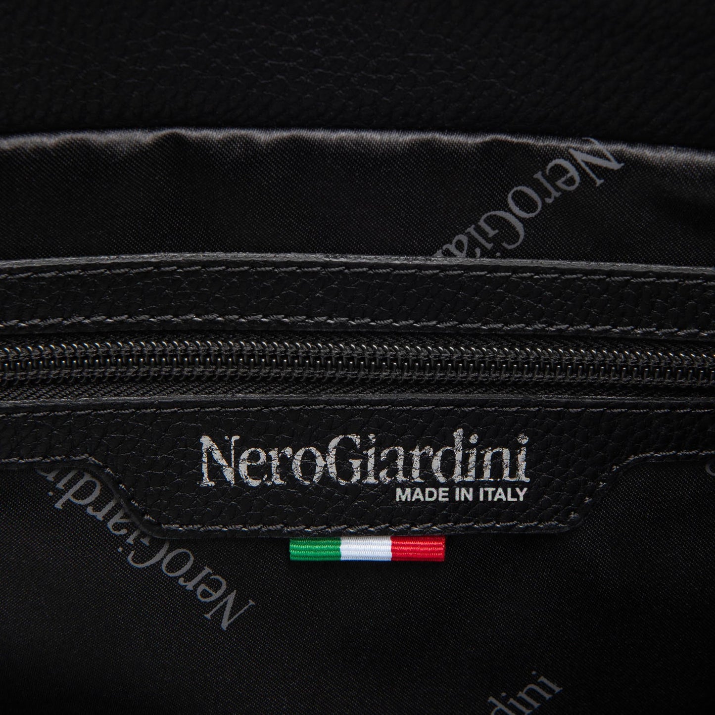 Shopper Bag NeroGiardini black fabric with texture