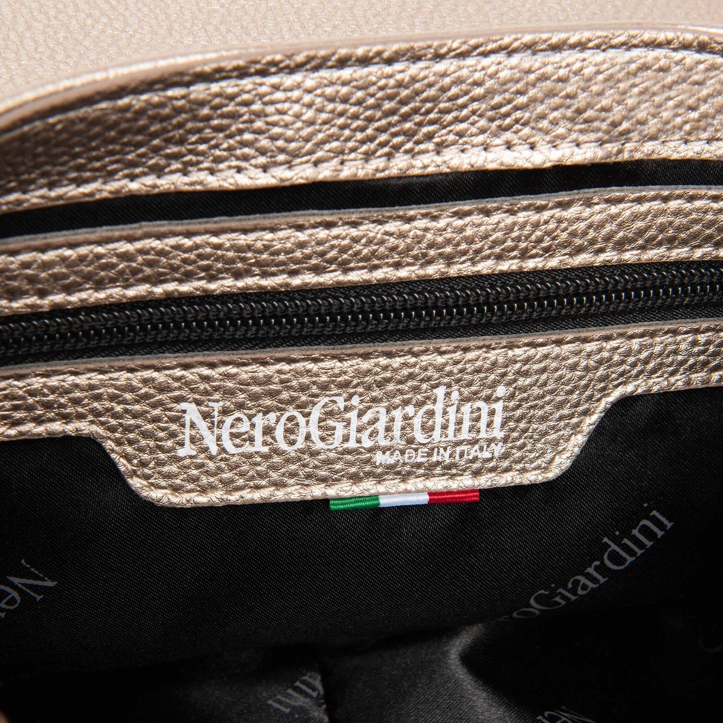Mini shoulder bag NeroGiardini platinum
