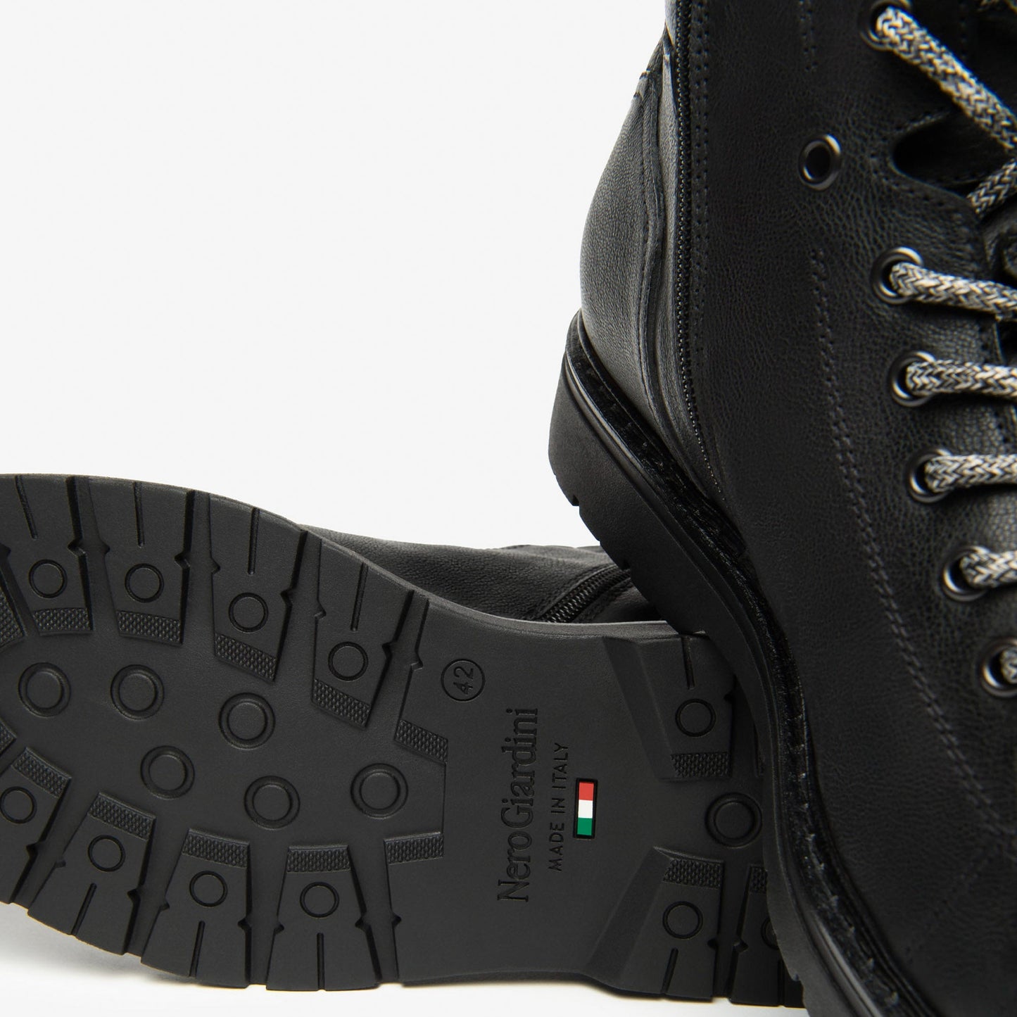 Anfibi NeroGiardini uomo pelle nero lacci grigio