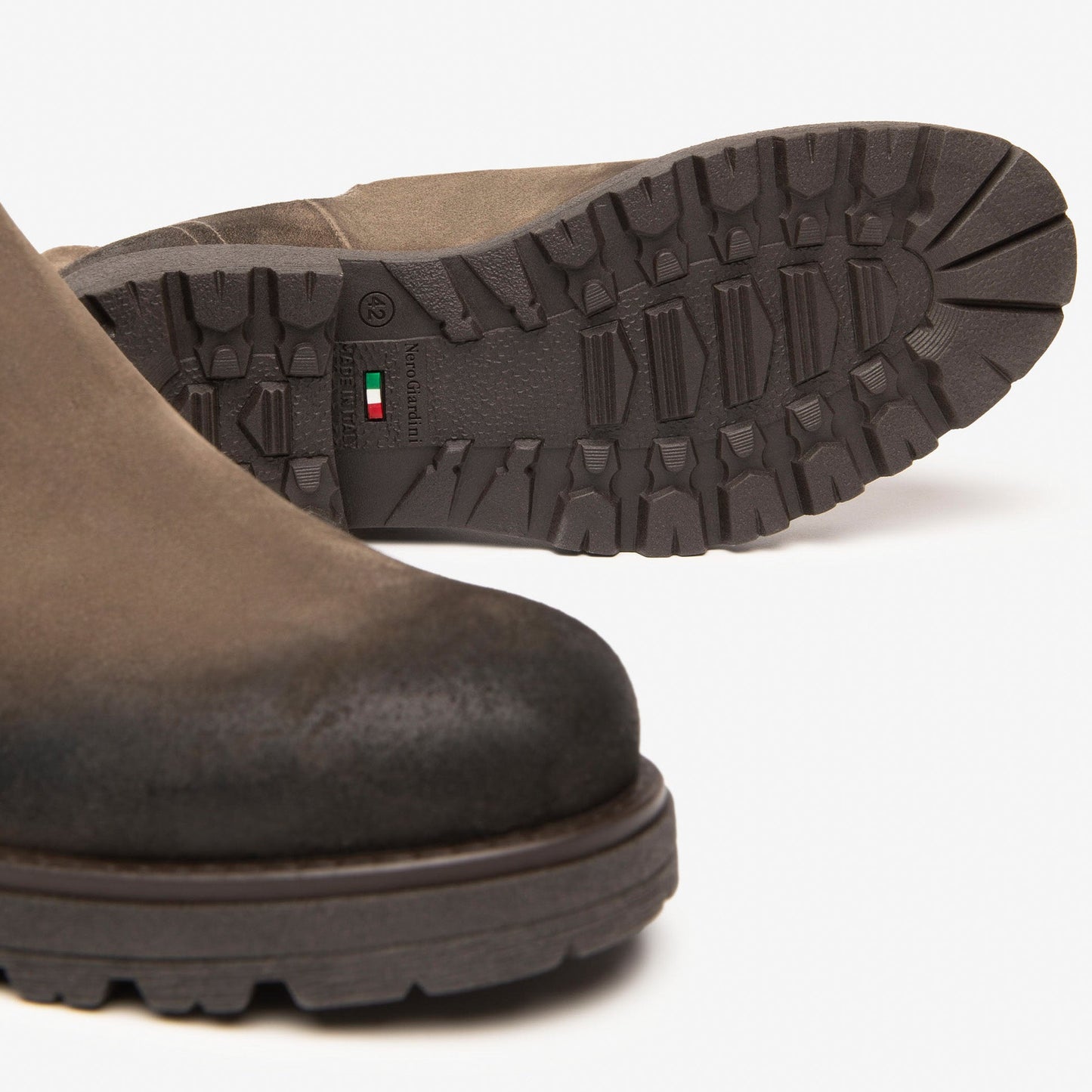 Chelsea boots NeroGiardini man beige suede