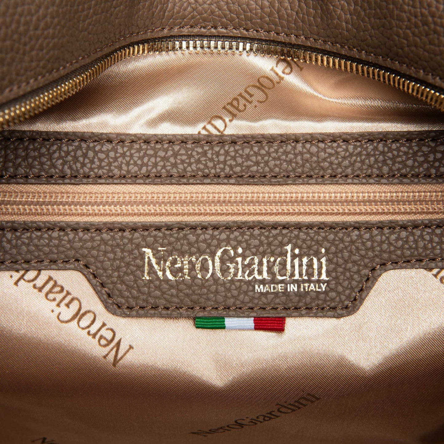 Borsa hobo grande NeroGiardini beige con trama