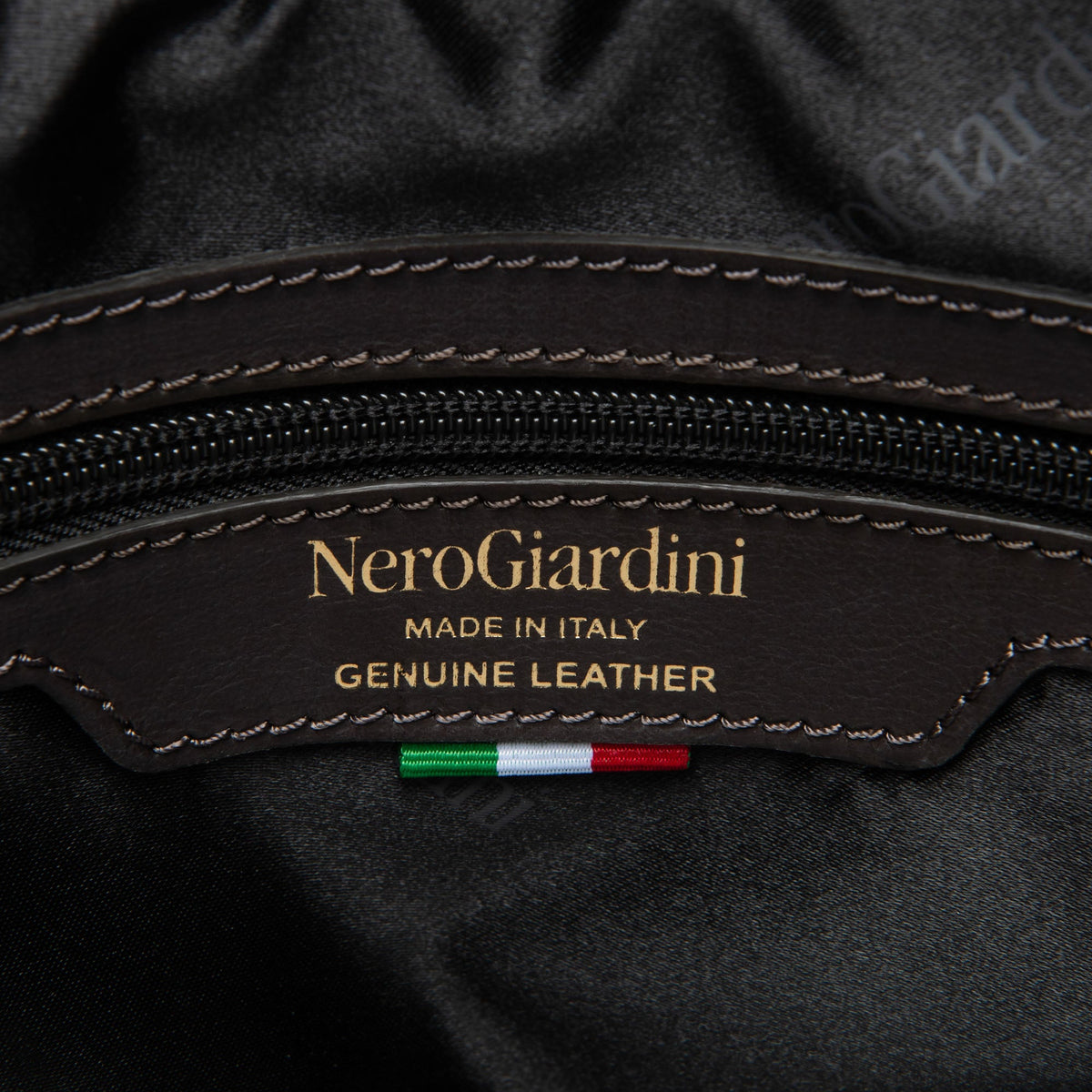 Borsa a spalla NeroGiardini scamosciata marrone