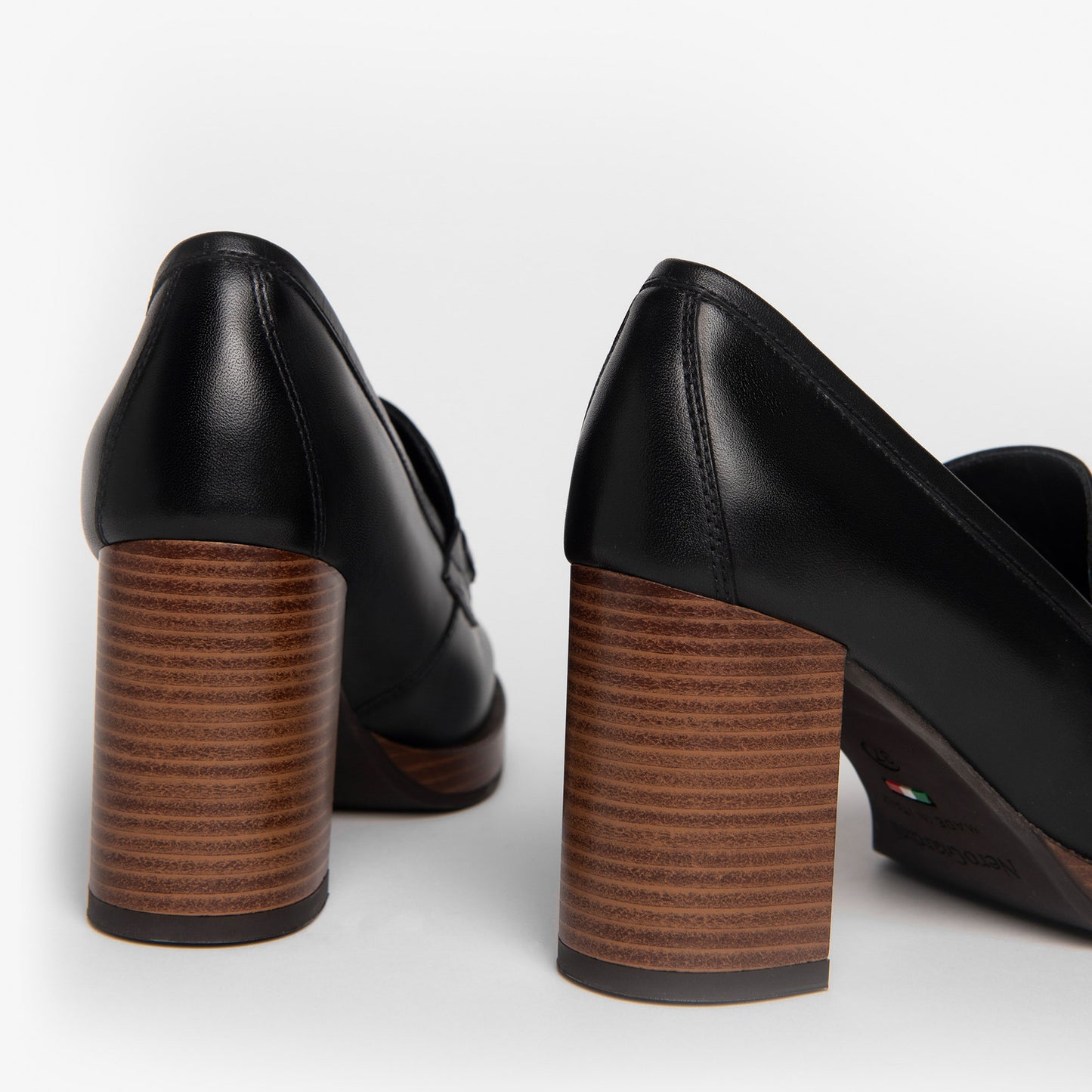 Loafers heels NeroGiardini woman black leather