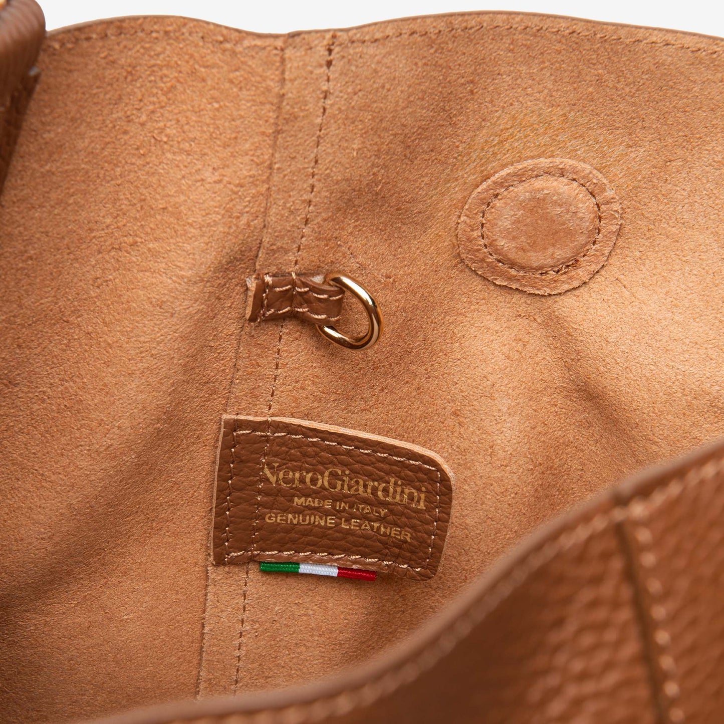 Borsa secchiello NeroGiardini pelle cuoio