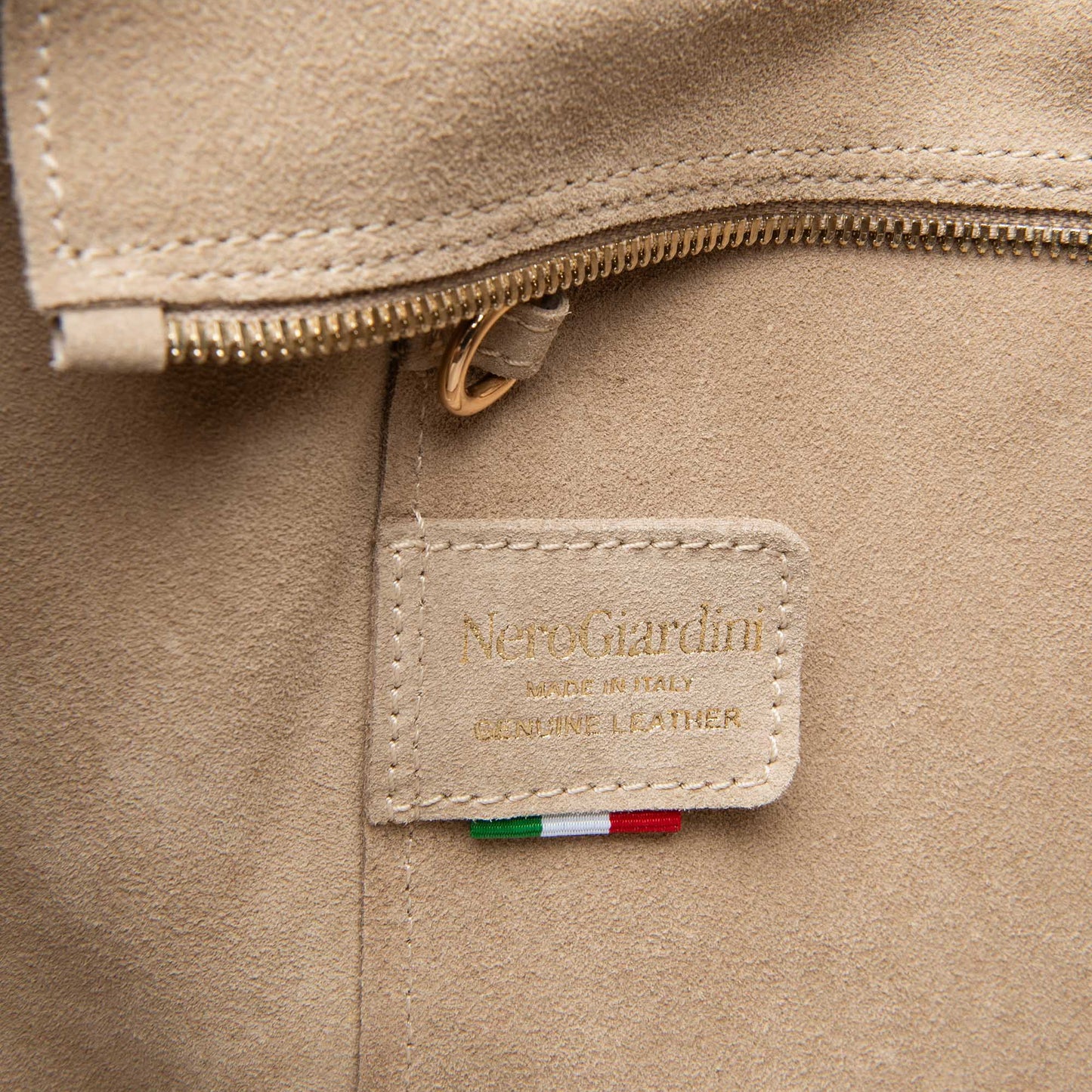 Medium bag NeroGiardini nude suede leather