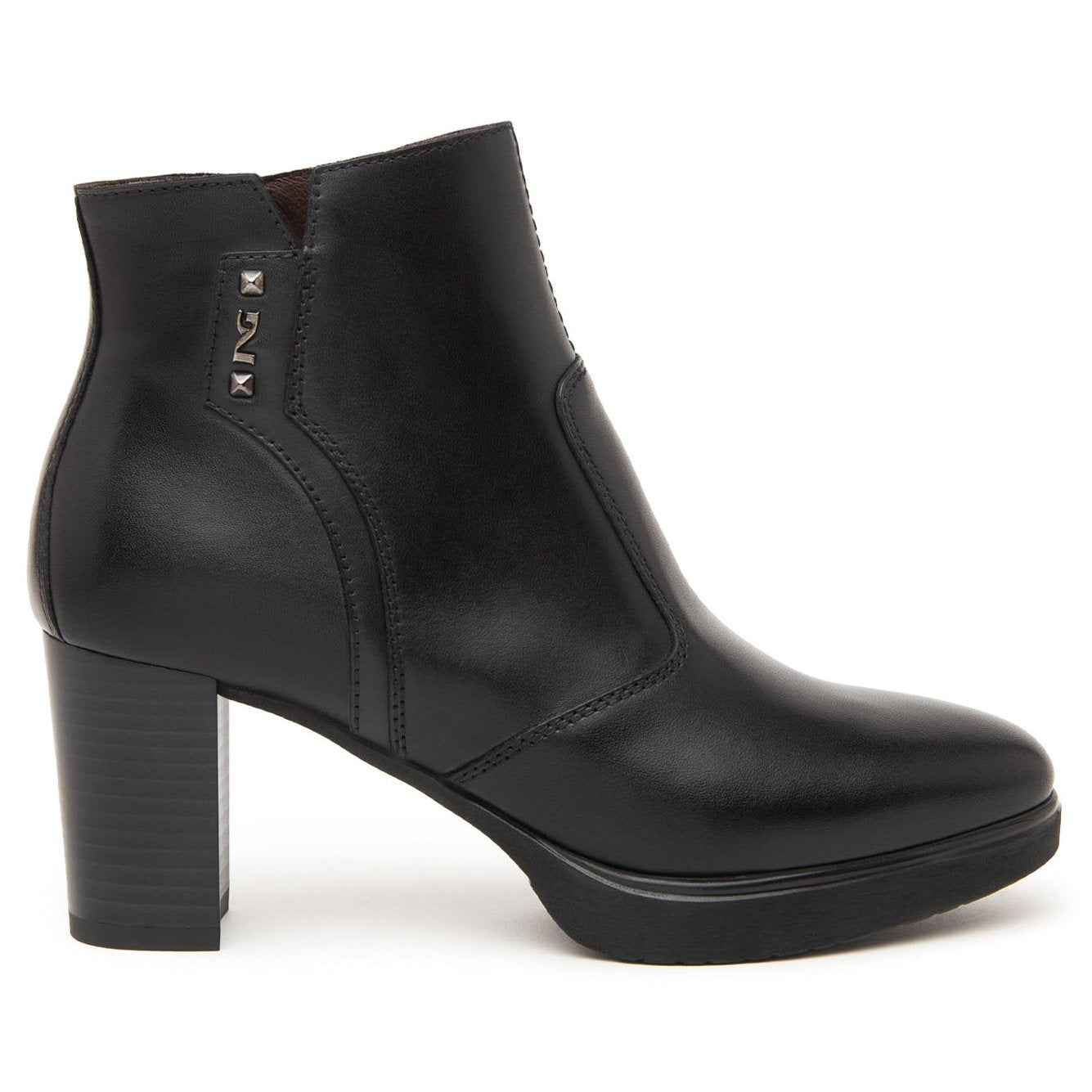 Ankle boots NeroGiardini woman black leather heel