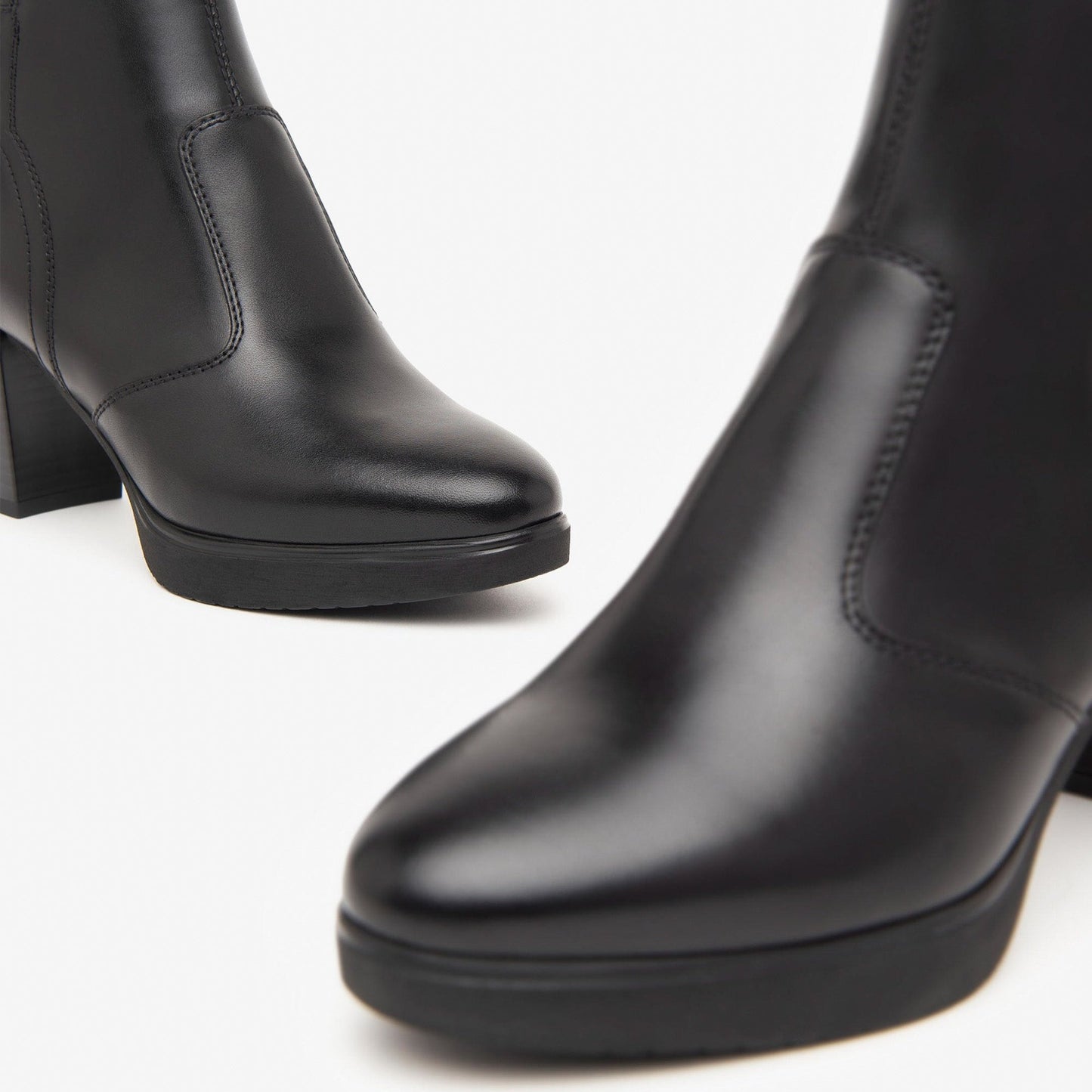 Ankle boots NeroGiardini woman black leather heel