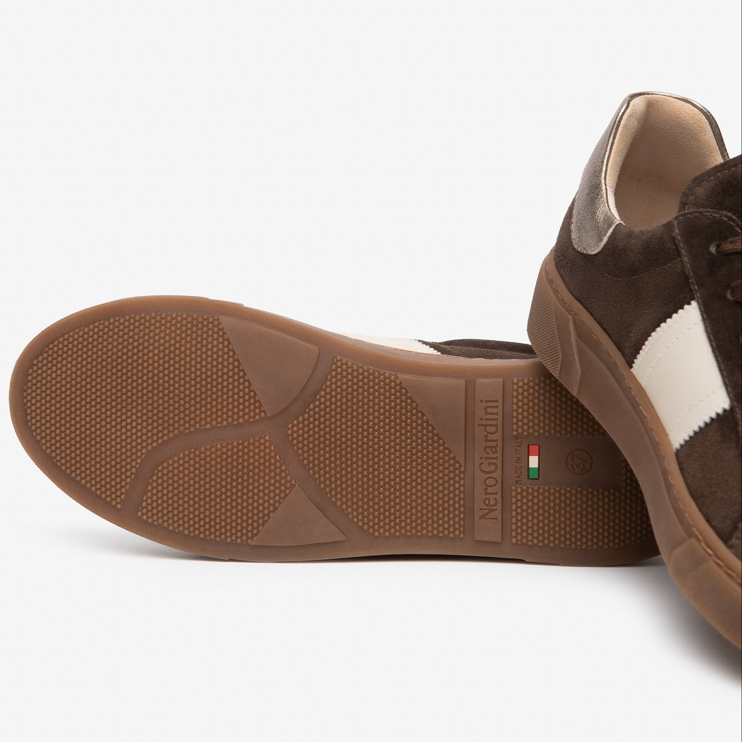 Sneakers NeroGiardini donna pelle scamosciata marrone