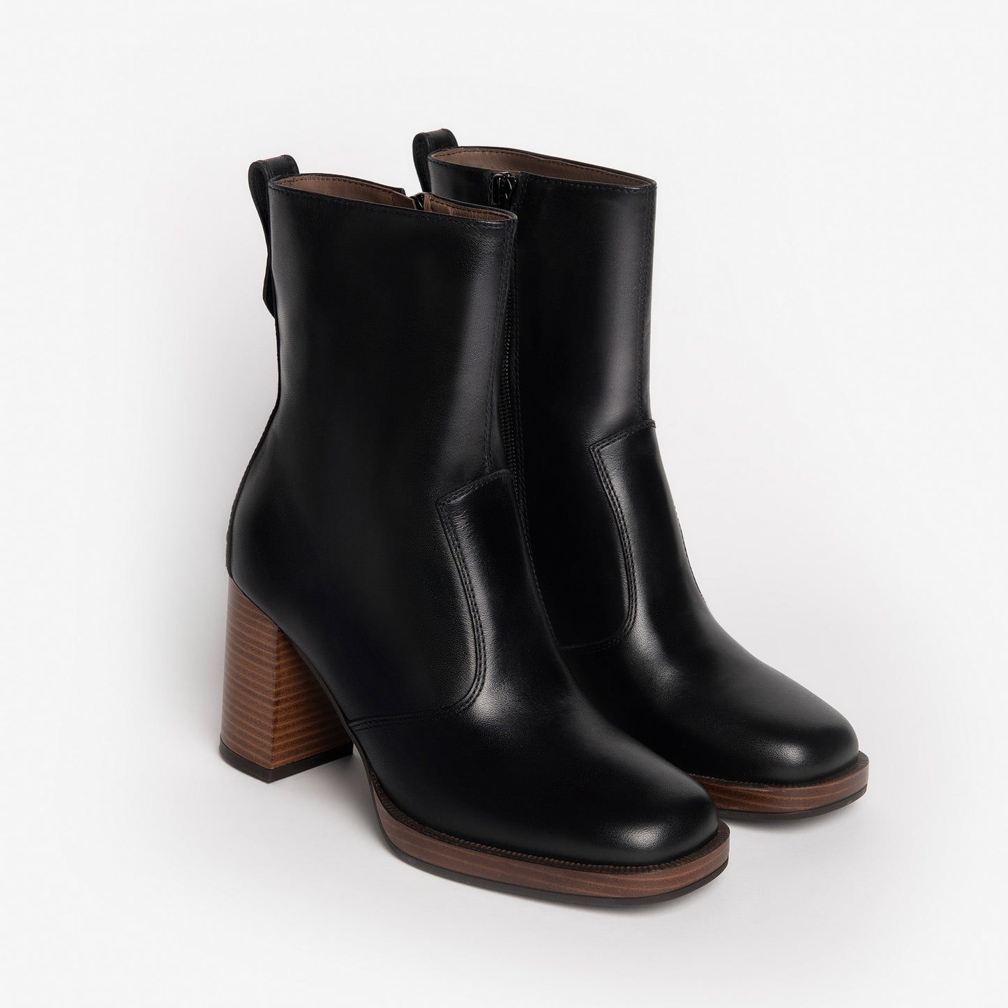 Ankle boots NeroGiardini woman black leather heel